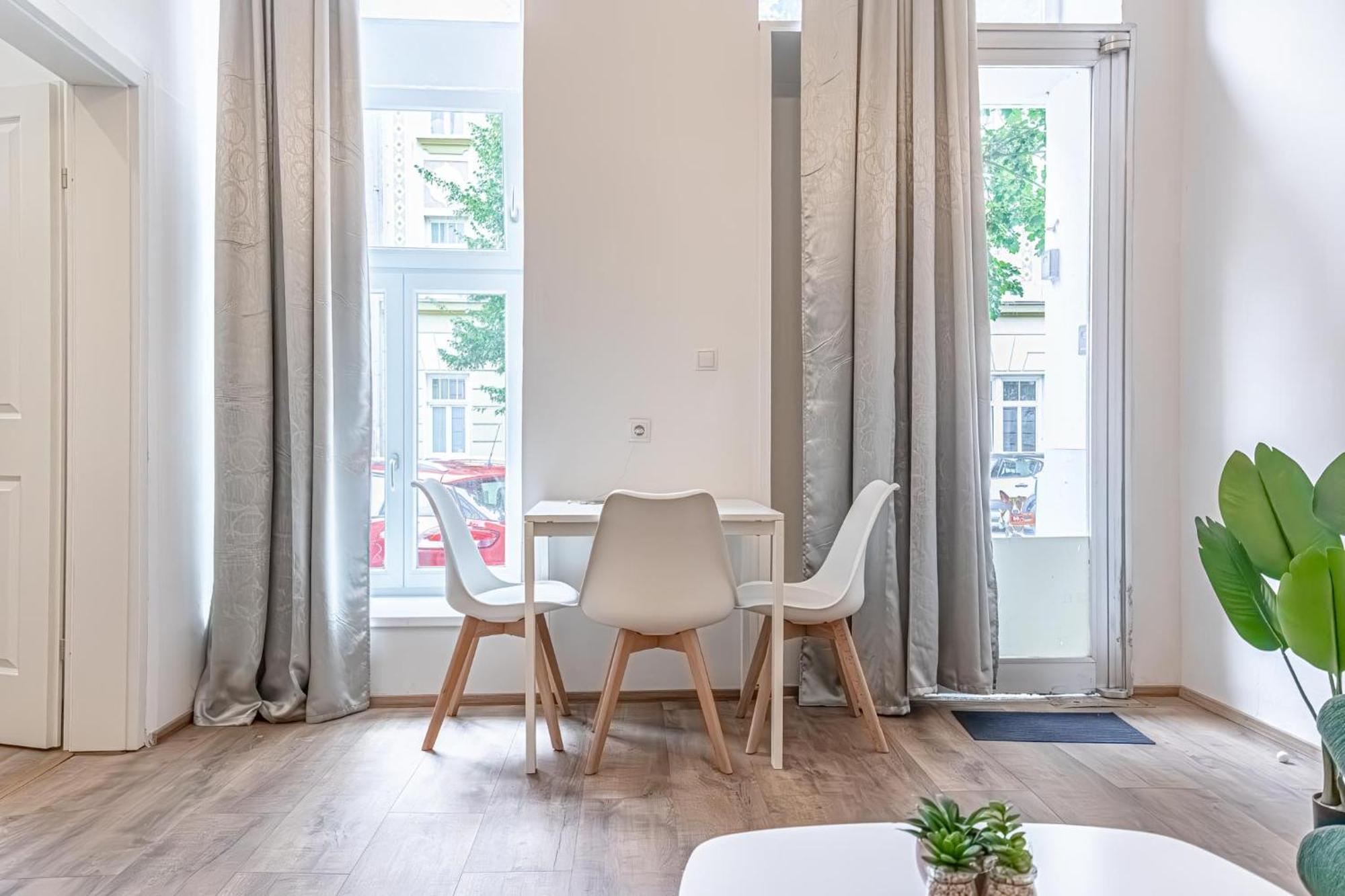 18 Min To Center Via U3 - Lovely 1br Ground Floor Gem Apartment Wien